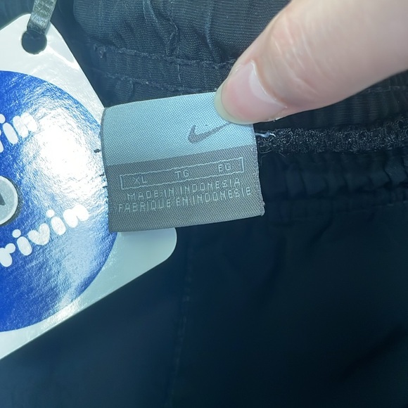 Vintage Nike shorts - Picture 3 of 4